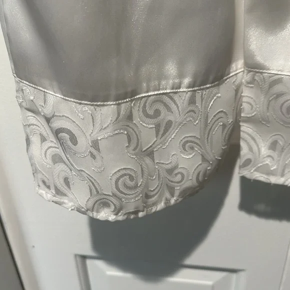 Pajama set size large - Picture 2 of 4